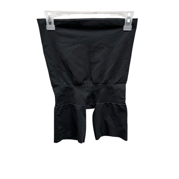 Red Hot Spanx Women's 1X Mid Thigh Short Black Shaping Butt Booster Shaper - Picture 1 of 2